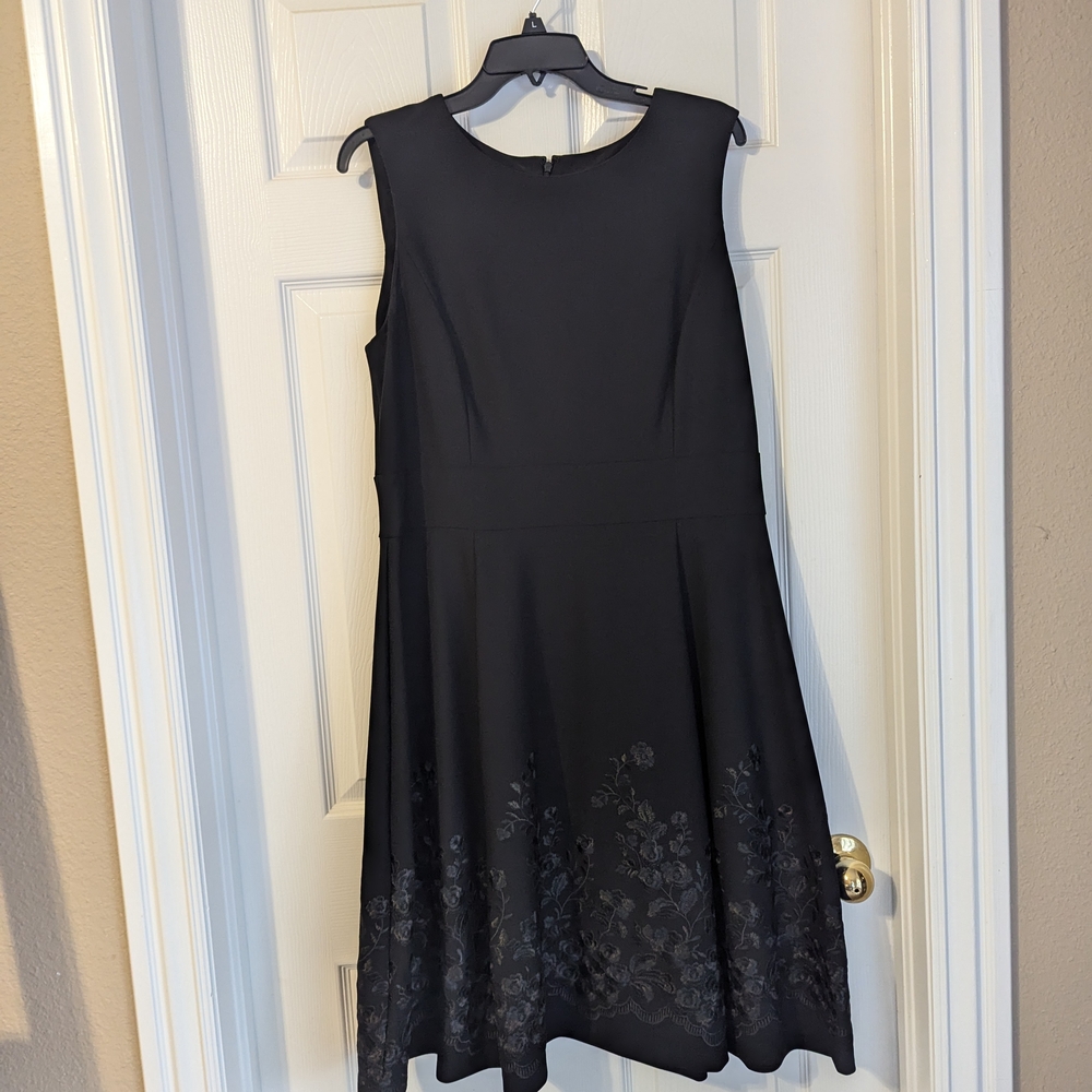 Calvin Klein Black A-Line Midi Dress with Sleeveless Design and Crew Neck